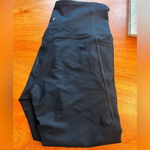 Size L- Petite Old Navy elevate hunter green leggings